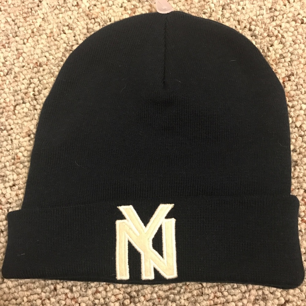 New York Yankees Beanie (Brand New)